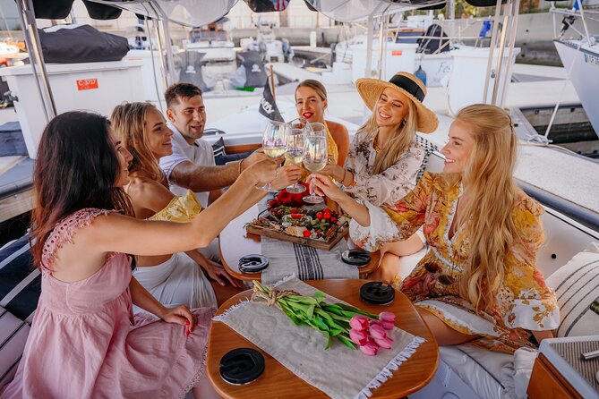 Luxury Shared Miami River E-Boat Cruise with Wine and Charcuterie - Key Points