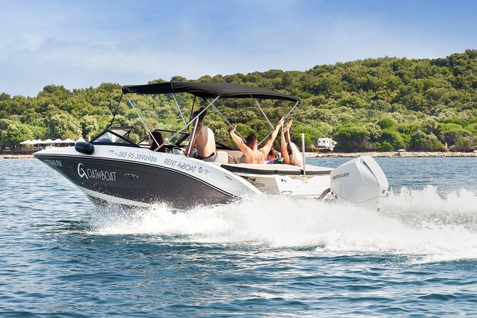 Luxury Speedboat Island Hopping with Swimming & Snorkeling - Modern Speedboats Designed for Comfort and Fun