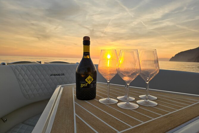 Luxury Sunset Cruise with Aperitif - Key Points