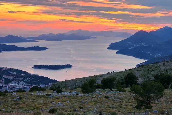 Luxury Sunset Tour with Wine Tasting - Logistics: Convenient Pickup and Small Group Setting