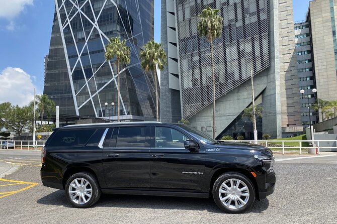 Luxury Suv from Cancun International Airport - From Cancun Airport to the Hotel Zone in Comfort and Style
