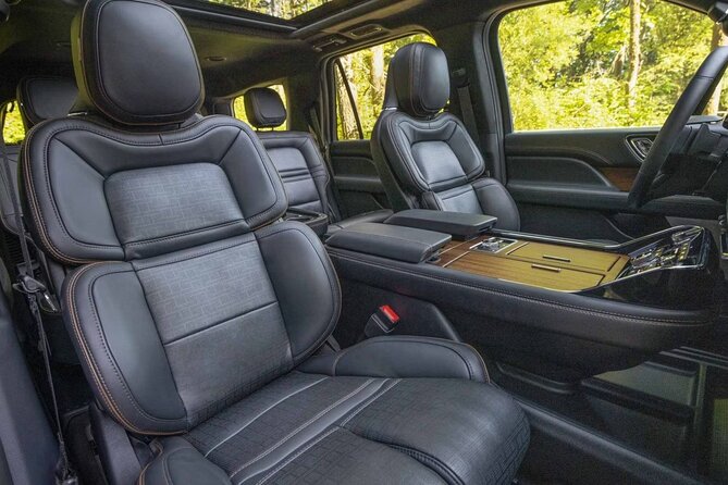 Luxury Suv O'Hare or Midway Airport (Curbside) Chicago OneWay - Booking details and what to prepare