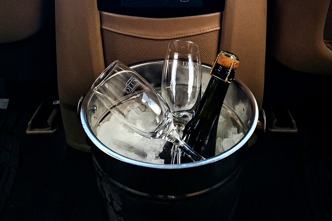 Luxury Transfer to Tulum from Cancun Airport - What Makes This Transfer Stand Out: Luxury Vehicles and On-Time Service