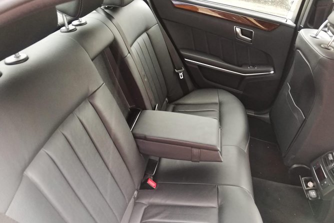 Luxury vehicle from Brussels airport to the city of Brussels - Who Should Book This Transfer?