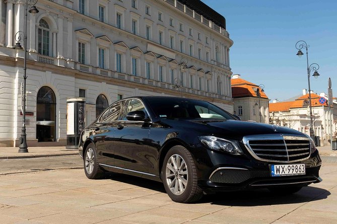 Luxury Warsaw Chopin Airport Transfer by private Limousine - How the Pickup Process Works at Chopin Airport