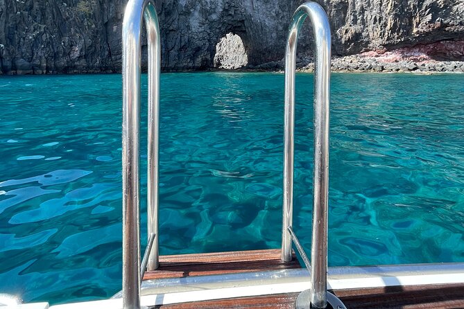 Luxury Yacht 4 hours in Madeira - Relaxing in the Translucent Atlantic Waters