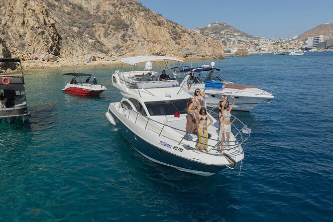 Luxury Yacht Experience in Los Cabos 45 FT - Comfortable Indoor and Outdoor Spaces on the Yacht