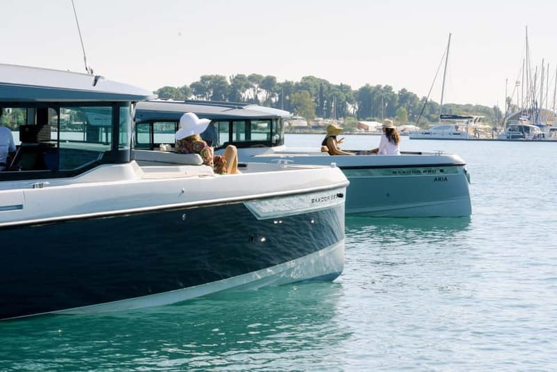 Luxury Yacht Experience Semi-Private North East - The Yacht: Modern Comfort and Performance