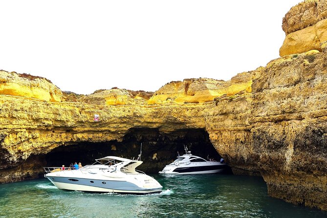 Luxury Yacht Rental with crew - Key Points