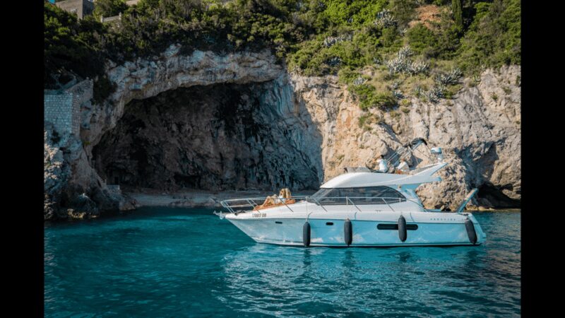 Luxury yacht: Sunset Blue Cave & Panoramic Tour w Wine - Key Points