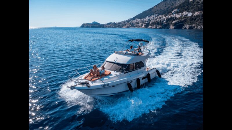 Luxury yacht: Sunset Blue Cave & Panoramic Tour w Wine - The Comfort and Service on the Luxurious Boat