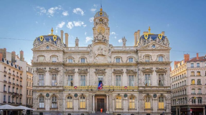 Lyon: between history and cinema, guided tour and coffee break included. - Discovering Lyon’s Film Heritage along the Quays