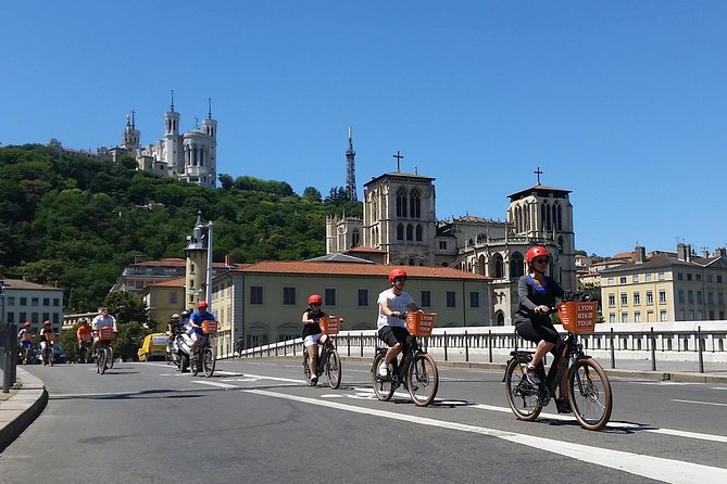 Lyon Electric Bike Tour including Food Tasting with a Local Guide - Starting Point and Group Size