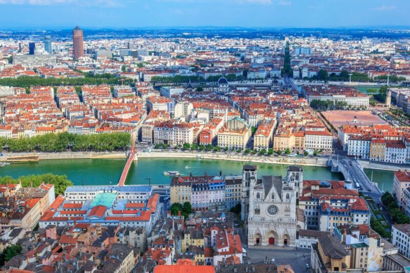 Lyon: Express Walk with a Local in 60 minutes - Key Points