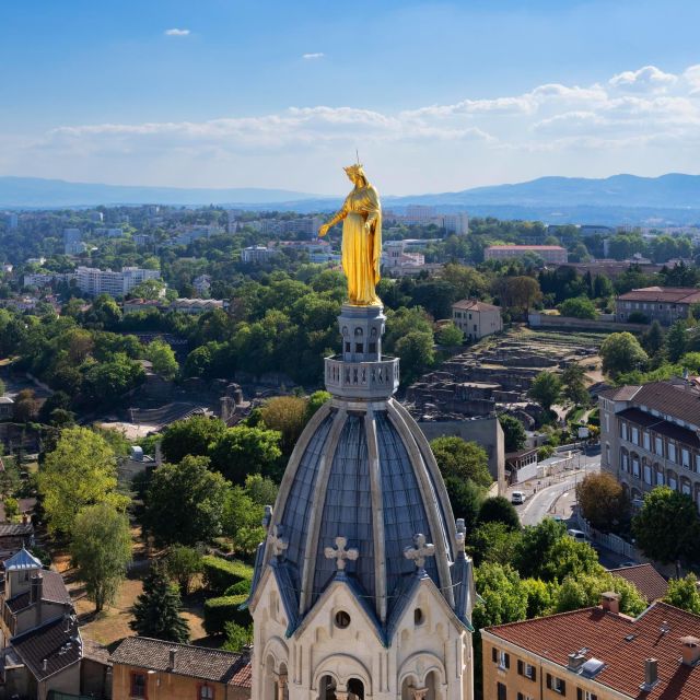 Lyon: Express Walk with a Local in 60 minutes - Discovering Lyon’s Local Lifestyle and Top Tips