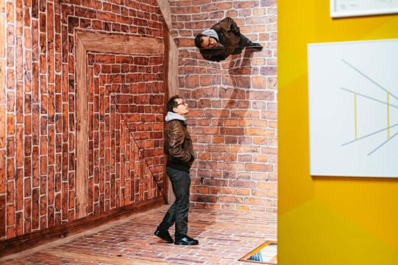 Lyon: Musée de lillusion Entrance Ticket - From the Entrance to the Illusion Rooms