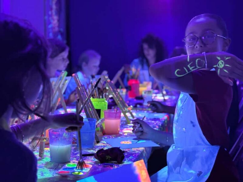 Lyon : Neon painting in an artist's studio - gallery - Vibrant Neon Painting Experience in Lyon’s Unique Artist Studio