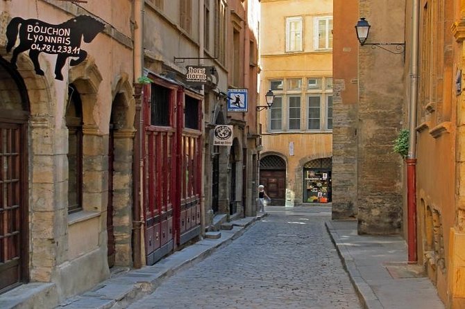 Lyon Old District : Private Walking Tour - Key Points