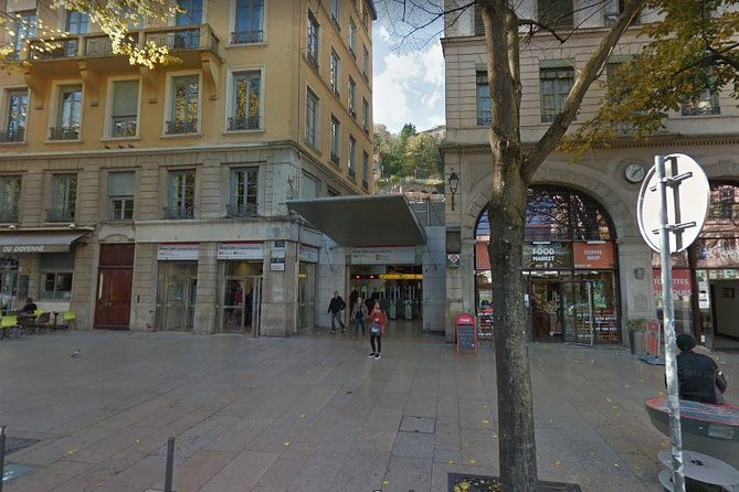 Lyon Old District : Private Walking Tour - Learning about Guignol and Puppetry Culture