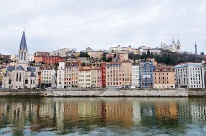 Lyon Old Town Food Tour with Local Specialties Tasting & Lunch - Key Points