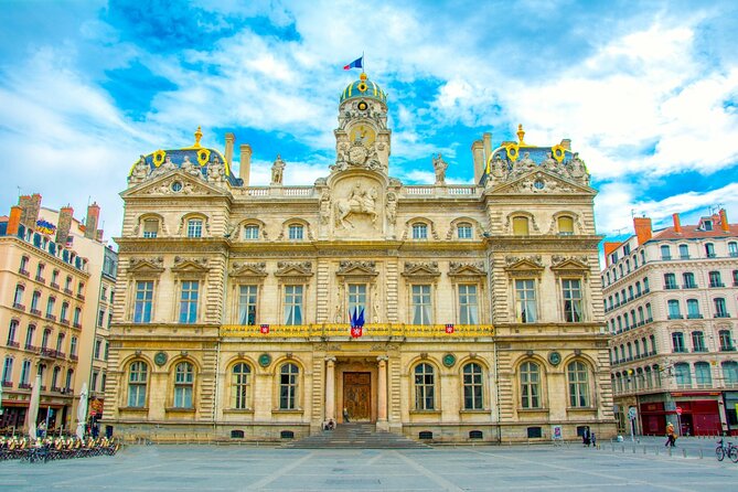 Lyon Old Town Tour with Sightseeing Cruise Tickets - Exploring Lyon’s Old Town on Foot