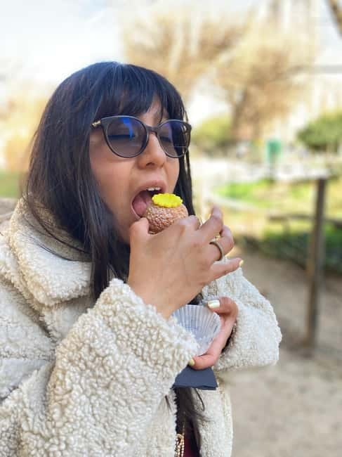 Lyon: Pastries and Chocolate Walking Food Tour w/6+ Tastings - What Makes This Tour Stand Out