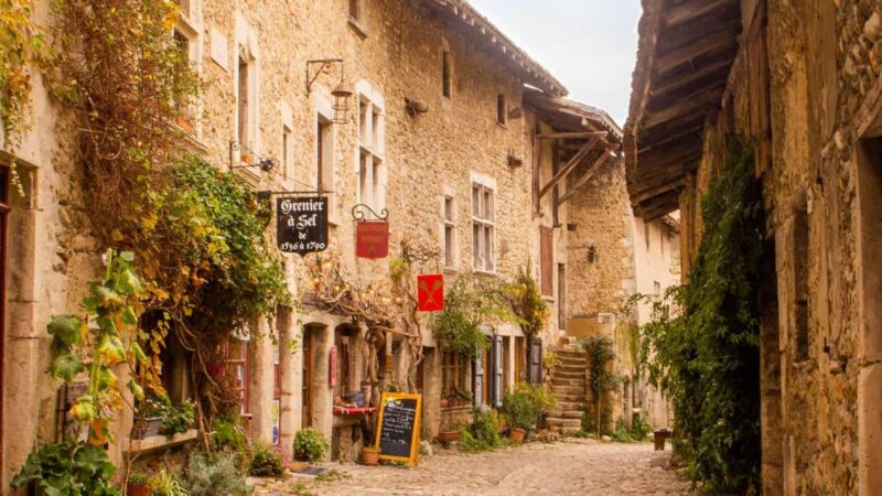 Lyon: Pérouges & Bugey Wine Tour with Tastings - Exploring Pérouges, the Medieval Village of France