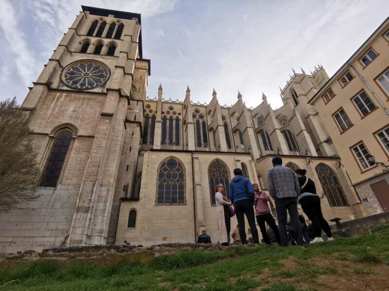Lyon: Presquîle & Old Town Food Tour - Full Lunch Tastings - The Guide: Passionate, Knowledgeable, Personal