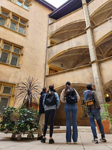 Lyon: Presquîle & Old Town Food Tour - Full Lunch Tastings - Logistics: Meeting, Duration, and Accessibility