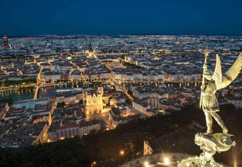 Lyon: Private Fine Dining Experience Across 3 Restaurants - Second Restaurant: A Different Atmosphere and Dish