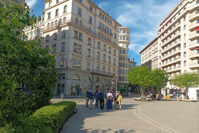 Lyon Private Guided Tour with a professional tour guide - Inside the Secret Passages of Traboules du Vieux Lyon