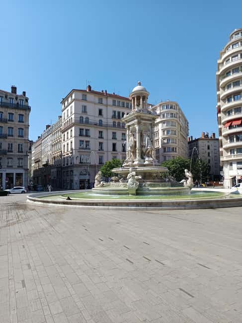 Lyon: Private Walking Tour of the City - Logistics and Customization Options