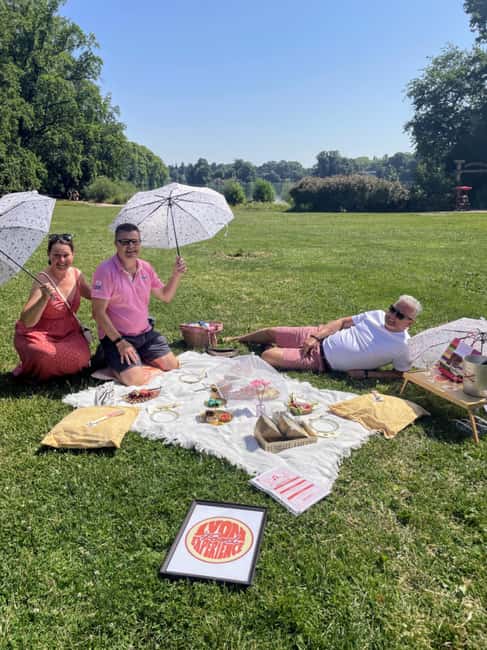 Lyon: Tête d'Or Park Gourmet Picnic Basket - Curated Local and Seasonal Food Offerings