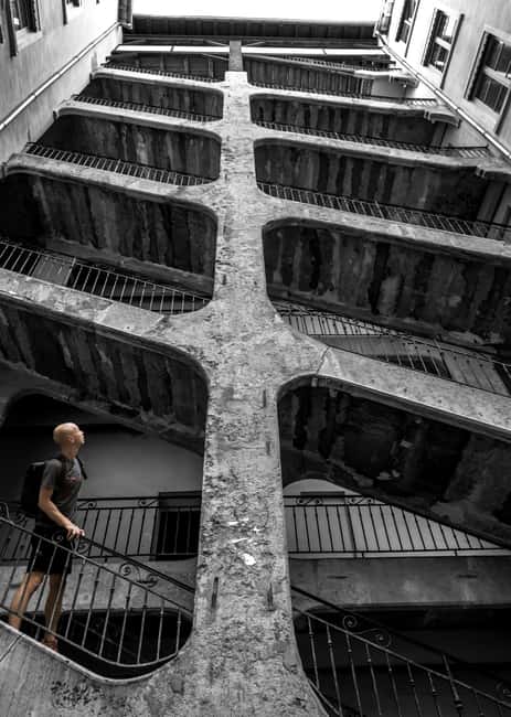 Lyon: Traboules Private Tour of the Secret Passages - Accessibility and Practical Considerations