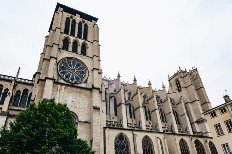 Lyon: Vieux Lyon Food Tasting Walking Tour - Sampling 14 Delicious Dishes and Ingredients