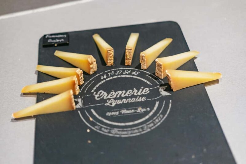 Lyon: Vieux Lyon Food Tasting Walking Tour - The Guide’s Role in Making the Tour Special