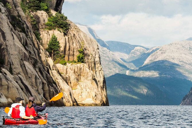 Lysefjord Kayak Safari - Paddling into Vagabond’s Cave: Fantahålå