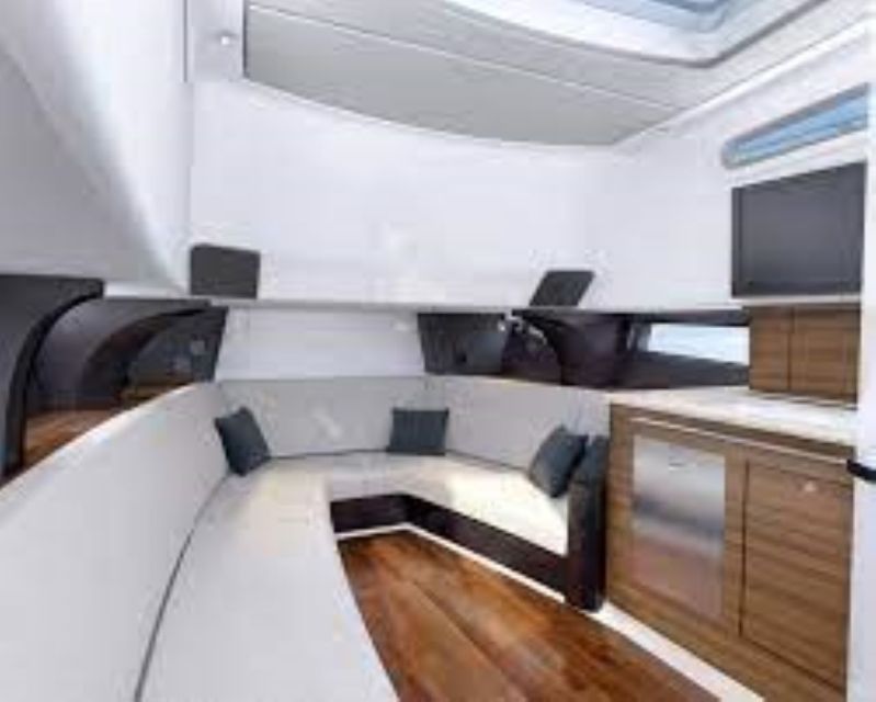 Maalaea: Small Group 2-Hour Whale Watch Experience - The 42-Foot Boston Whaler: Comfort and Convenience on the Water