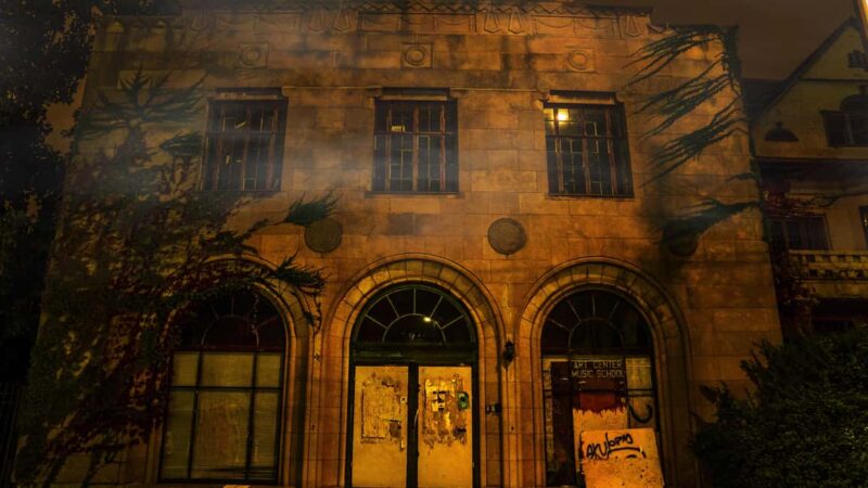 Macabre, Murder, & Mayhem in Motor City: Detroit Ghost Tour - A Visit to Houdini’s Final Resting Hospital