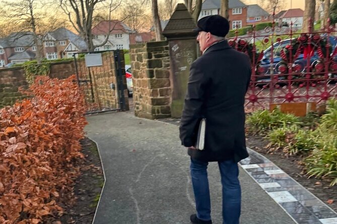 Mad Day Out Beatles Taxi Tours in Liverpool, England - Exploring Beatles Landmarks: Strawberry Field and Eleanor Rigby