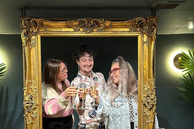 Madame Tussauds London Fast Track and Champagne Experience - Visiting the Wax Figures: Celebrity Encounters and Photo Opportunities