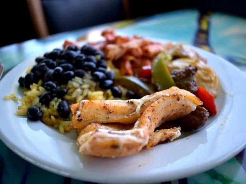 Madeira Beach: Calypso Breeze Cruise with Buffet - The Island-Style Buffet: A Tasty Addition