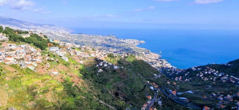 Madeira: Câmara de Lobos and Cabo Girão:Unforgettable adventure 4*4:duration3,5h - Scenic Drive Through Jardim da Serra
