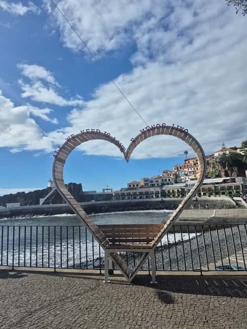 Madeira: Curral das Freiras & Câmara de Lobos Tour - The Guide’s Role and Storytelling Style