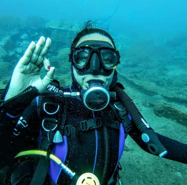 Madeira: Full-Day Dive Pack - Enjoying Lunch at Casa do Sardinha Sea Spot Café
