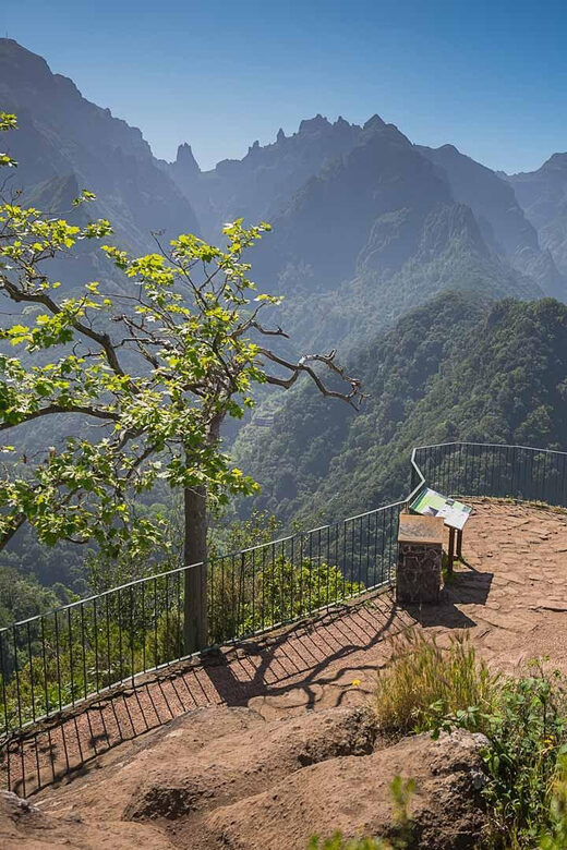 Madeira Funchal:East Tour Pico Arieiro & Santana&Laurissilva - Visiting Santana’s Traditional Houses