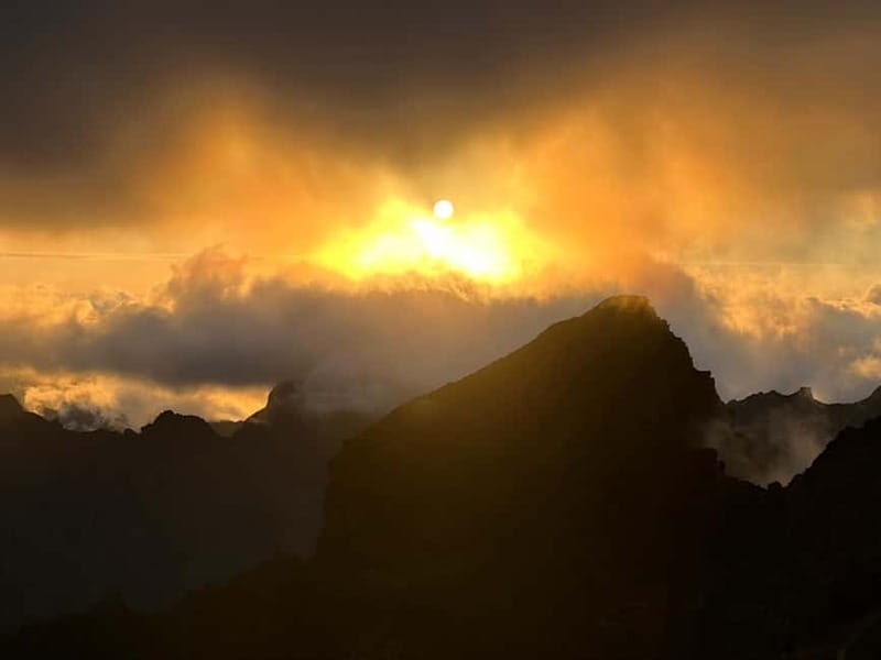 Madeira: Pico Arieiro Sunset with Stairway to Heaven Option - The Food and Drink Selection