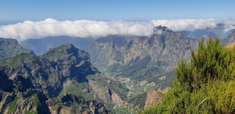 Madeira: Private Guided Achadas Teixeira - Pico Ruivo PR1.1 - The Experience from Pico Ruivo’s Summit