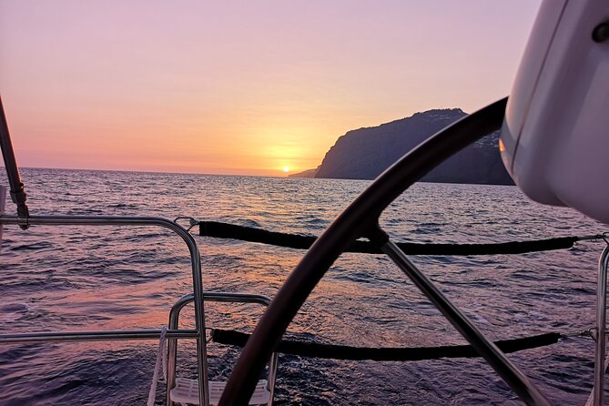 Madeira Private Sunset Boat Tour from Funchal - Onboard Amenities and Comfort