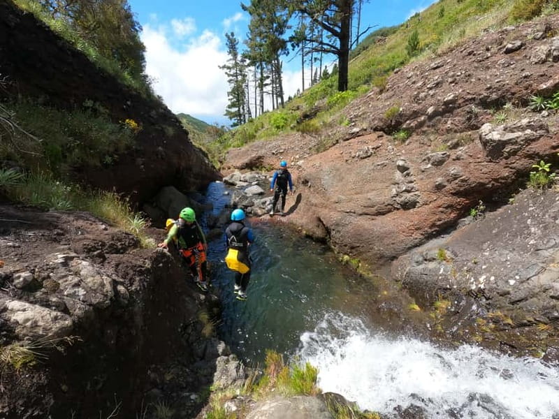 Madeira : Ribeira das Cales Canyoning (Level 1) - The Experience of the Guides and Small Group Dynamic
